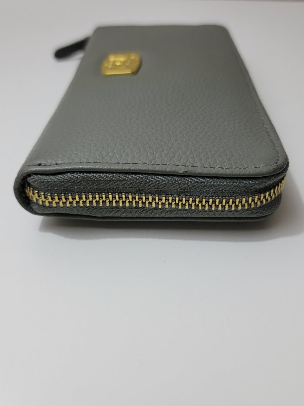 Joy Mangano Gray Pebbled Leather Zip Around Wallet Clutch Gold Hardware - Picture 4 of 6
